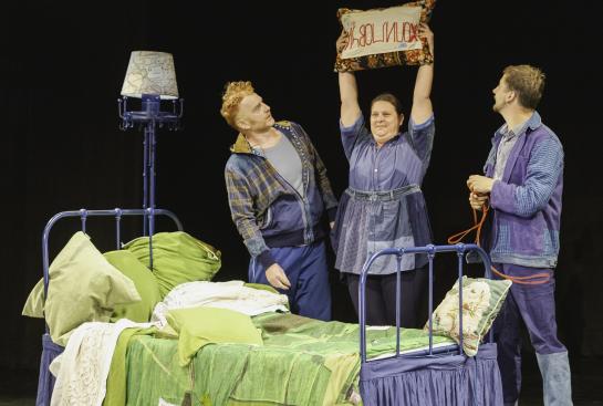 Les comédiens du spectacle Penka la vache bulgare