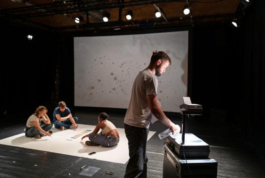 Les comédiens du spectacle Fleuve