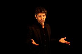 Un comédien sur scène