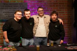 Un groupe d'hommes