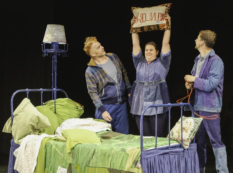 Les comédiens du spectacle Penka la vache bulgare