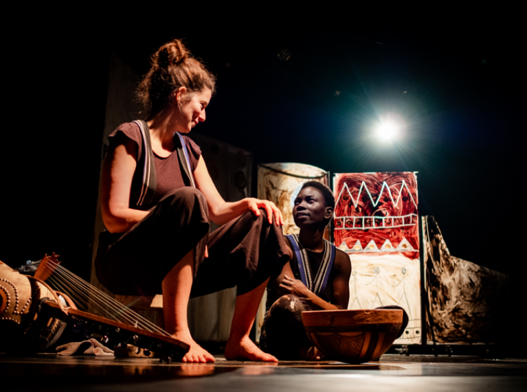 Les comédiennes du spectacle Tiébélé