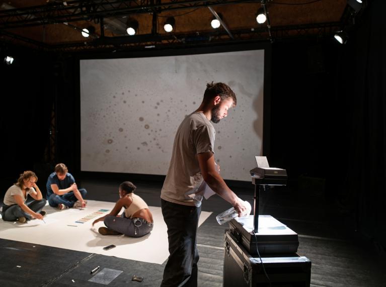 Les comédiens du spectacle Fleuve