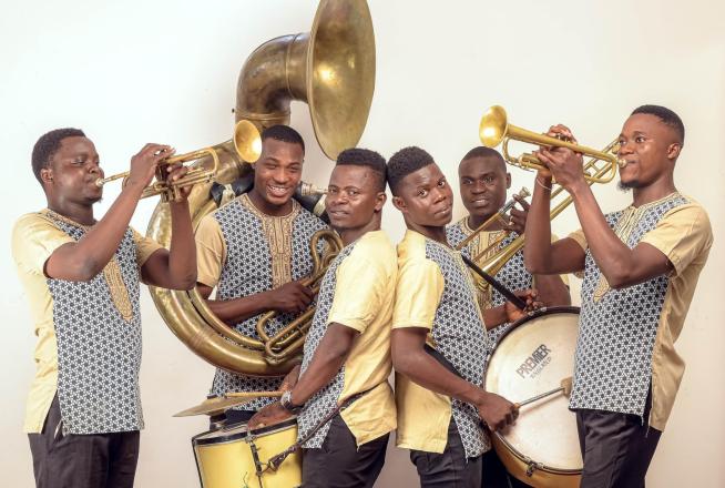 Un groupe de musiciens