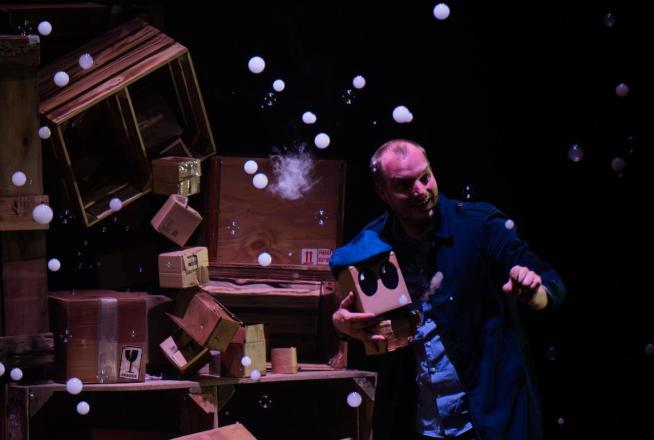 Un magicien sur scène